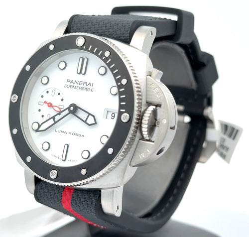 Panerai SUBMERSIBLE LUNA ROSSA 42mm  Watch PAM 1579 - PAM01579- Brand New !