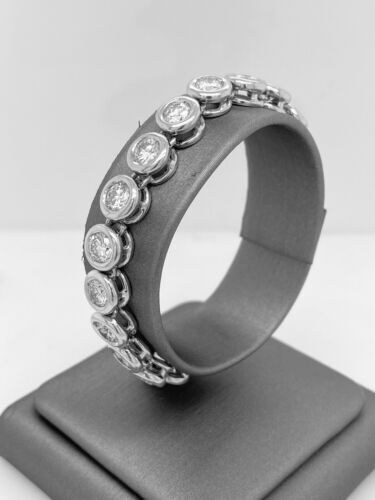 18k White Gold 15.00 CT Bezel Diamond Bracelet, 31.2 g